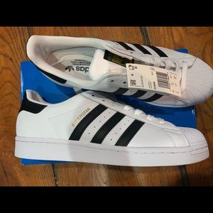 Adidas Superstar new with tags men’s sz 9